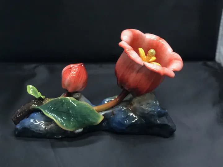 Hoa Chuông màu đỏ - đế phẳng (22.5cm)